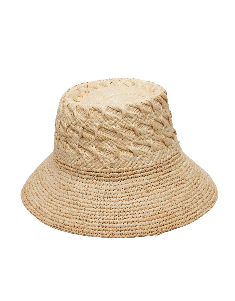 Wyeth Fina in Natural