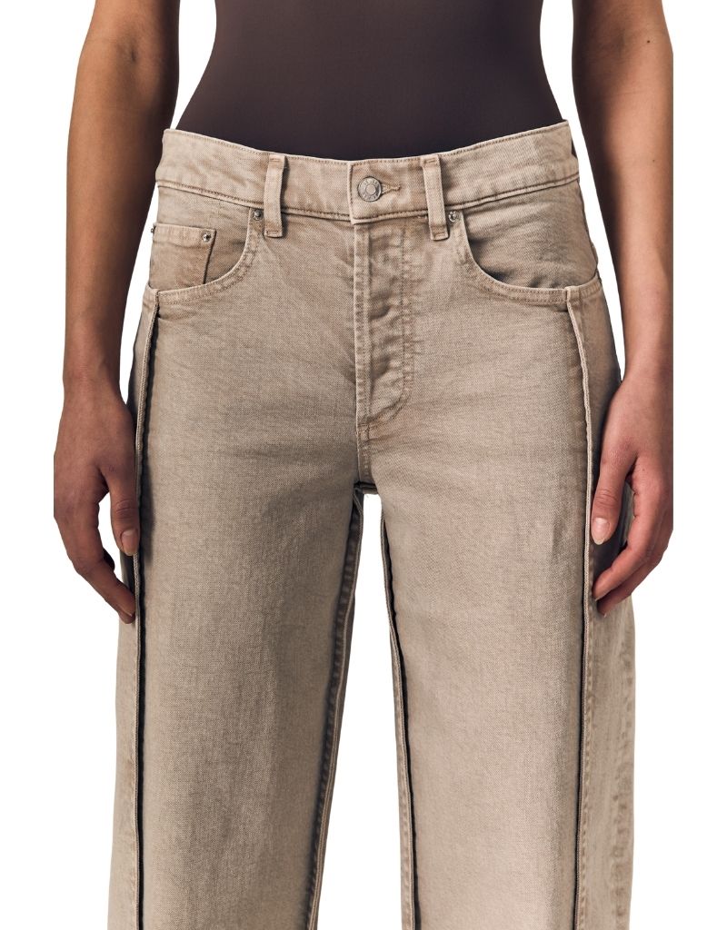 Nomad Tuck Desert Sands F26