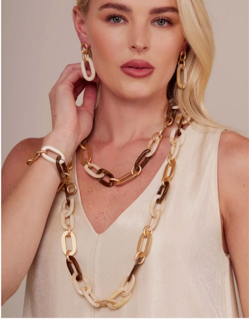 N3011 Beige Marbled Resin & Matte Gold Link Long Necklace
