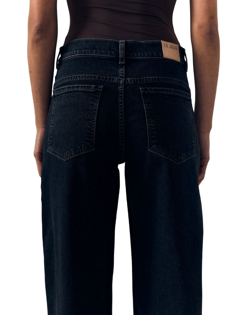 Nomad Tuck Fade to Black F26