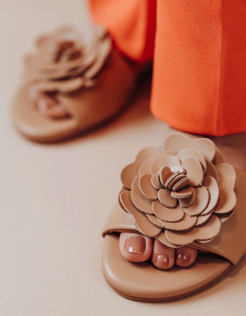 Dahlie Petal Slide Sandal Bistro