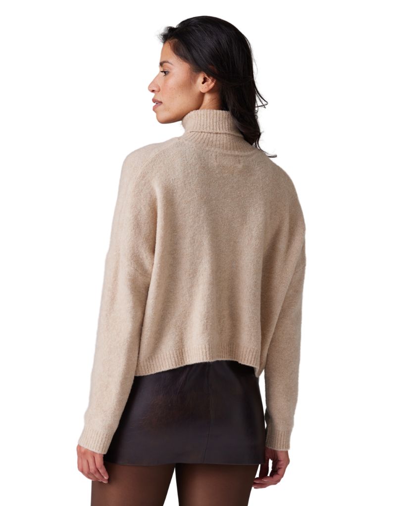 Zeta Paso Roll Neck Creamy