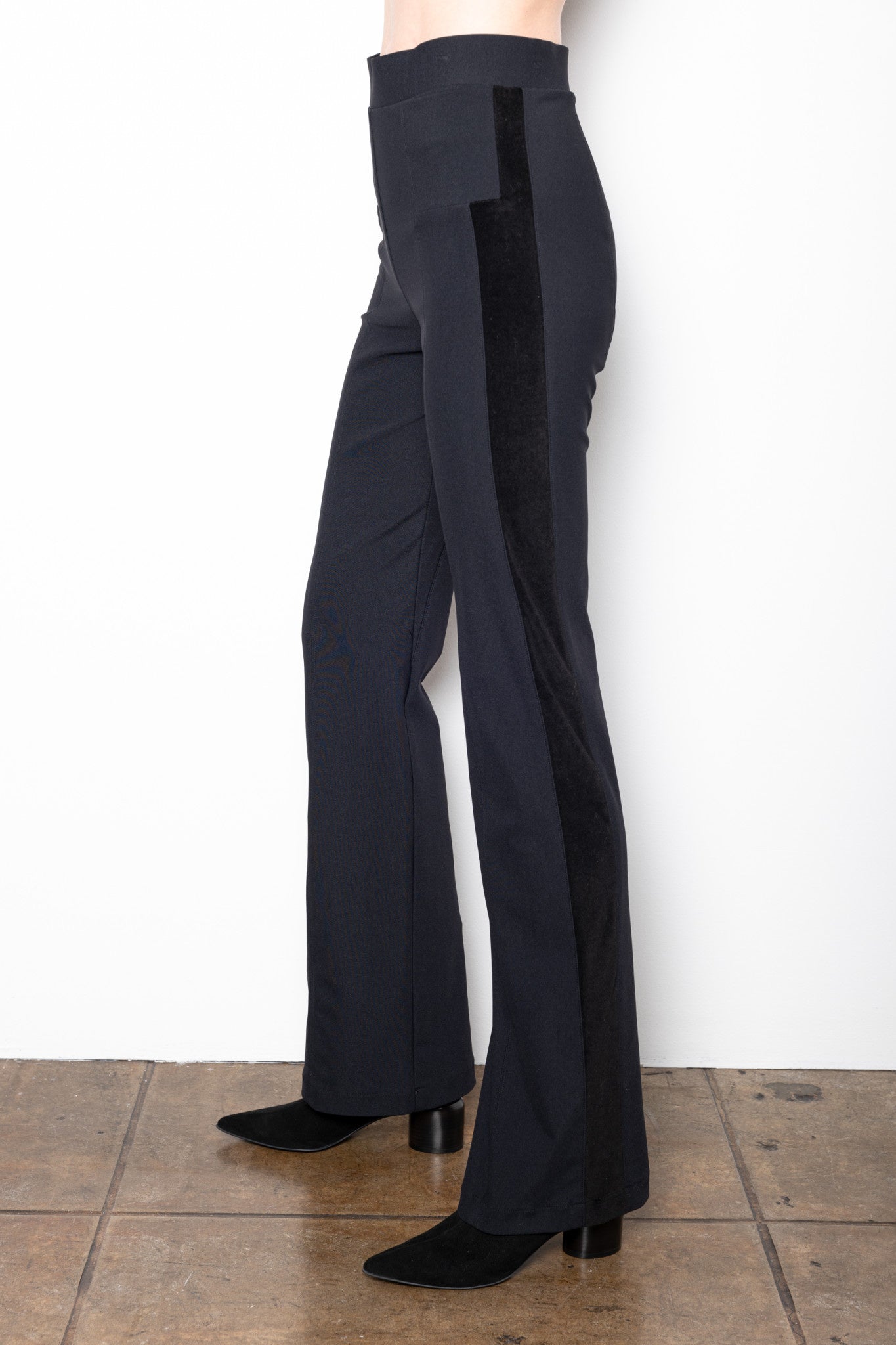 Vienetta Tech Stretch Pants with Velvet Stripe Black