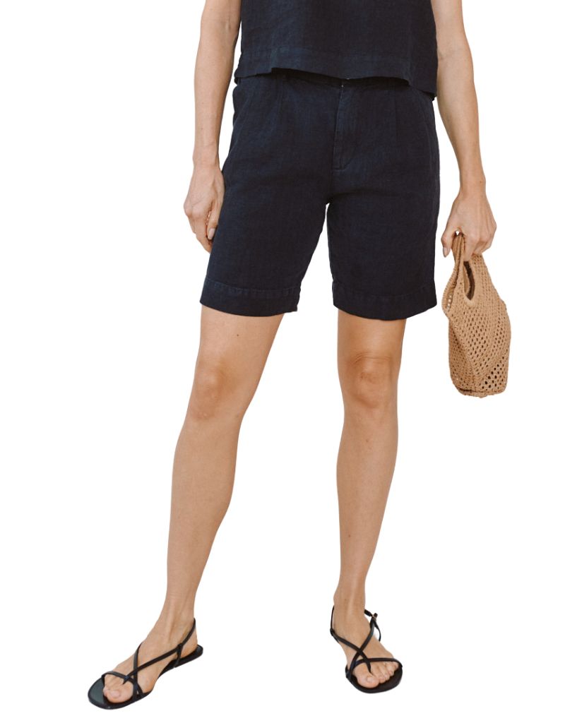 Bella Dahl Pleated Bermuda Black