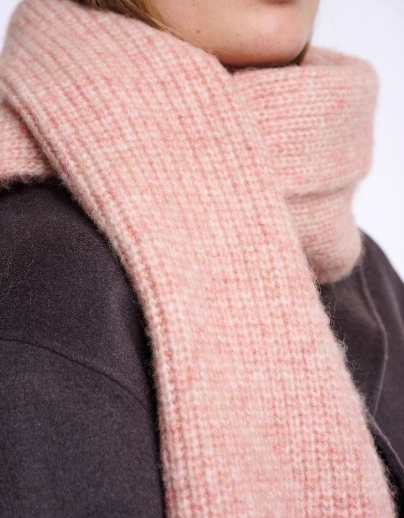 Nuria Scarf Soft Pink Blend F26