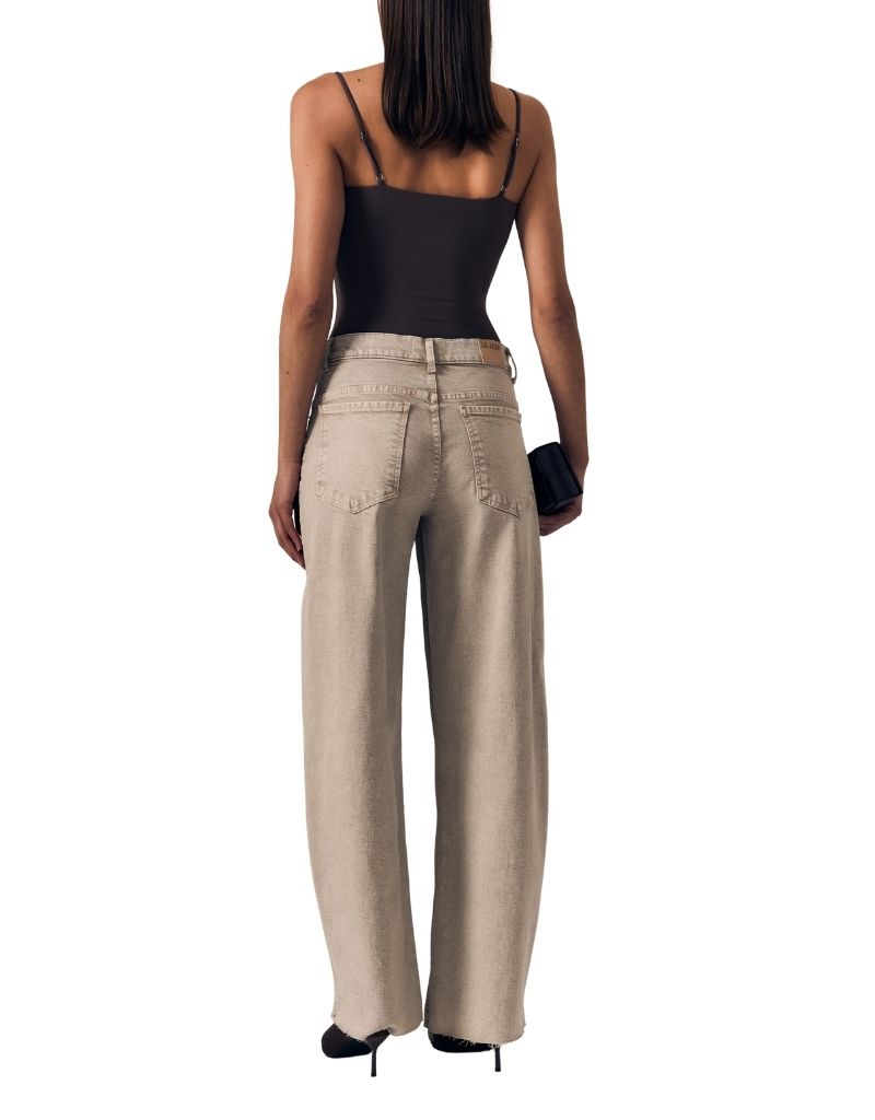 Nomad Tuck Desert Sands F26