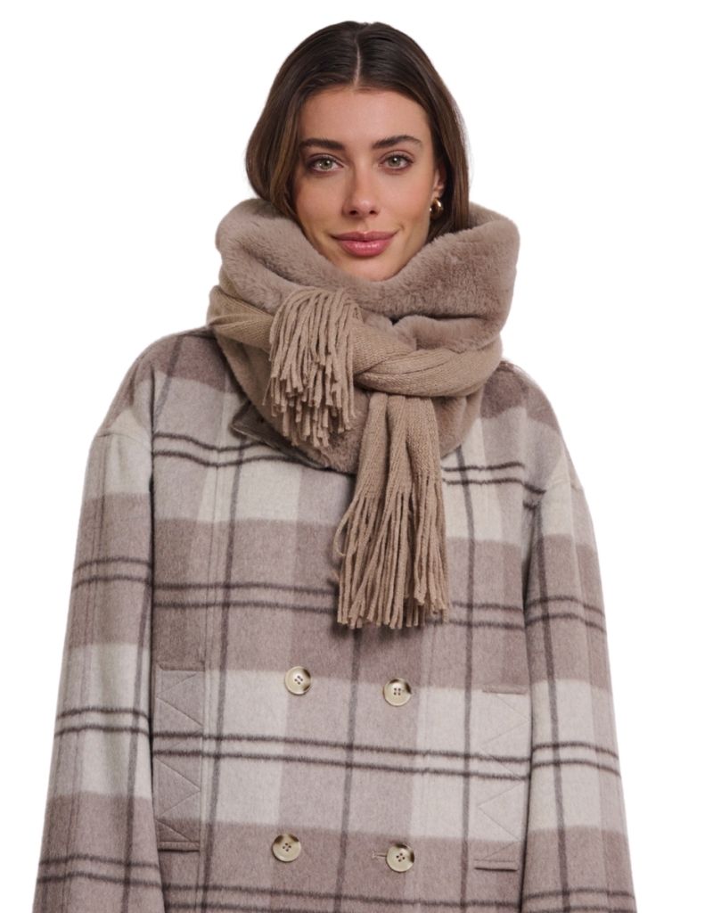 Vlien Knitted Scarf Faux Fur Details Mocha Latte F26
