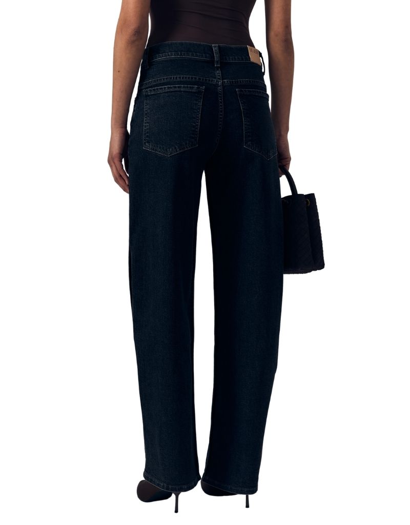 Nomad Tuck Fade to Black F26